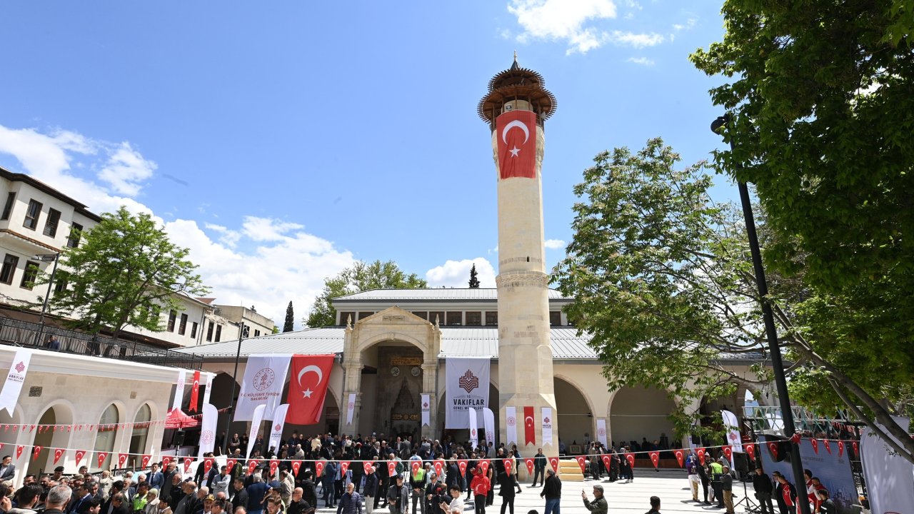 Tarihi Ulu Camii   Törenle Yeniden İbadete Açıldı