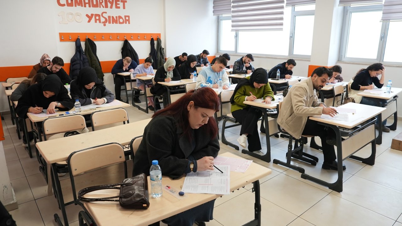Pusula Maraş’ın KPSS Deneme Sınavlarına 4 Bin Genç Katıldı
