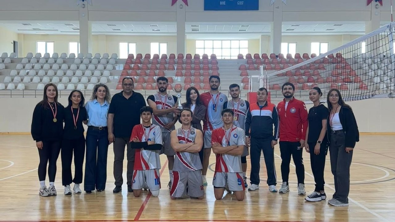 KSÜ’de 19 Mayıs Voleybol Turnuvası Tamamlandı