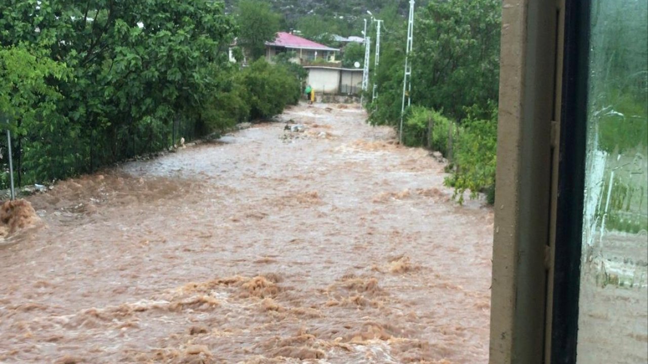 Kahramanmaraş’ta Dereler Taştı Tarım Arazileri Su Altında Kaldı