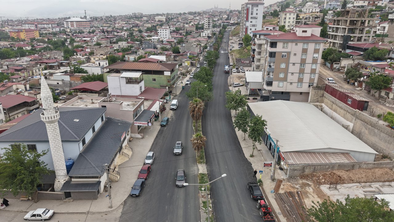 Büyükşehir, Dulkadiroğlu Şeyh Şamil Caddesi’nin Asfaltını Yeniledi