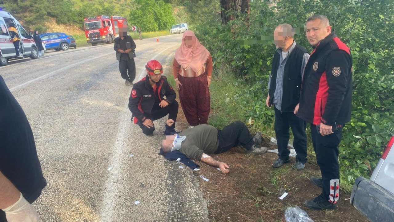 Kahramanmaraş’ta hafif ticari araç ağaca çarptı