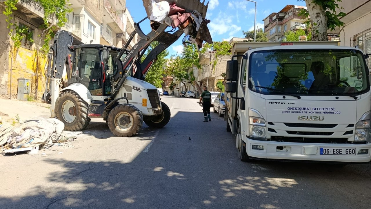 Onikişubat Belediyesi Bayramda Alarmda 288 Personel ve 65 Araçla Sahada