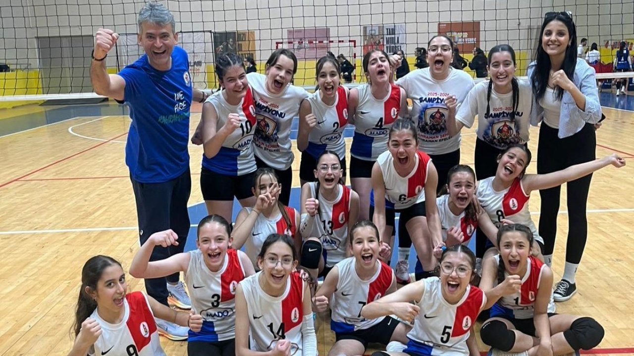 Onikişubat Belediyespor Midi Kız Voleybol Takımı Türkiye Şampiyonası Yolunda
