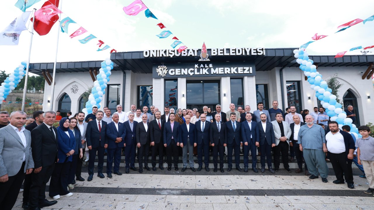 Onikişubat Belediyesi’nin Kale Gençlik Merkezi yoğun katılımla hizmete açıldı