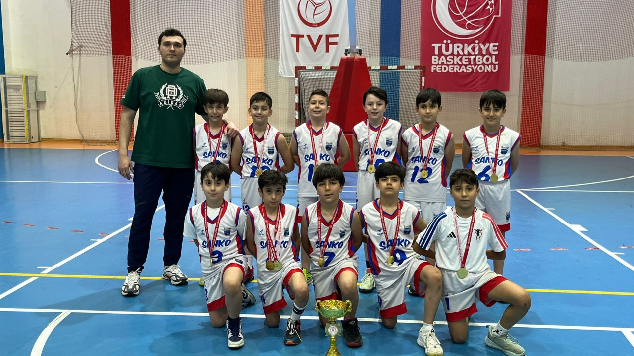 SANKO Okulları Minik Erkek Basketbol Takımı Gaziantep Şampiyonu Oldu