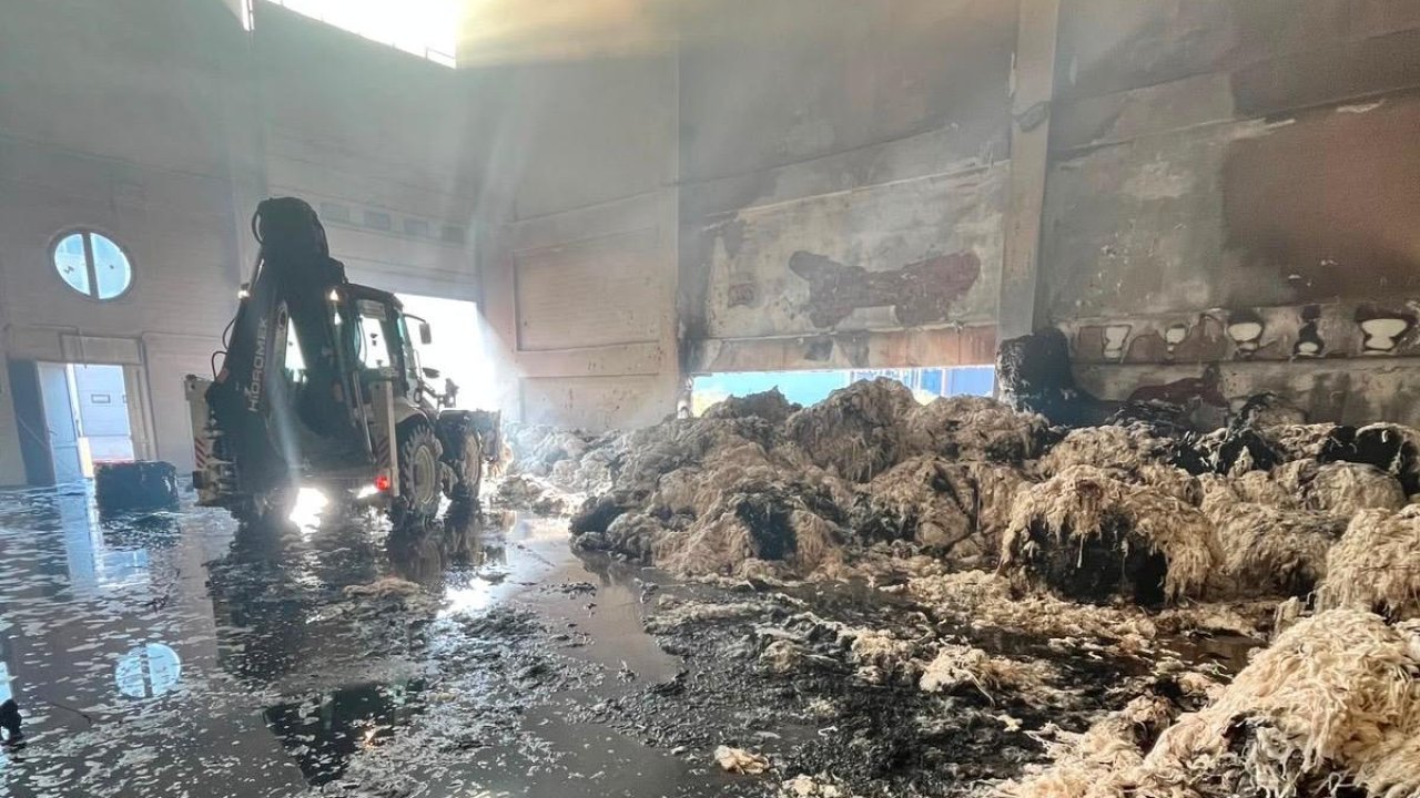Kahramanmaraş’ta Fabrika Yangını Kontrol Altına Alındı