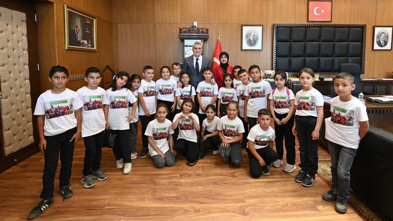 Başkan Görgel Minik Öğrencileri Ağırladı