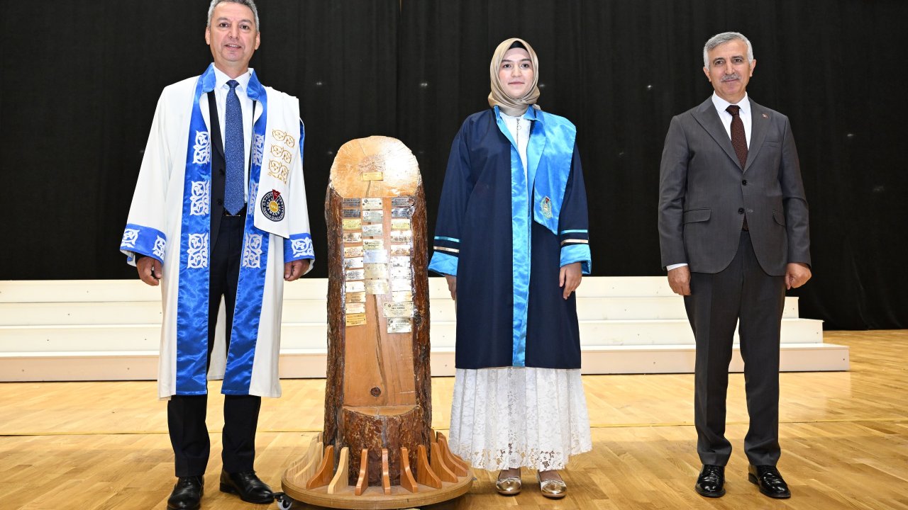 KSÜ’de  6 Bin 400 Öğrenci Diplomalarına Kavuştu