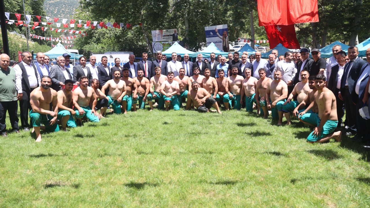 Kahramanmaraş’ta 454 pehlivan er meydanında mücadele etti