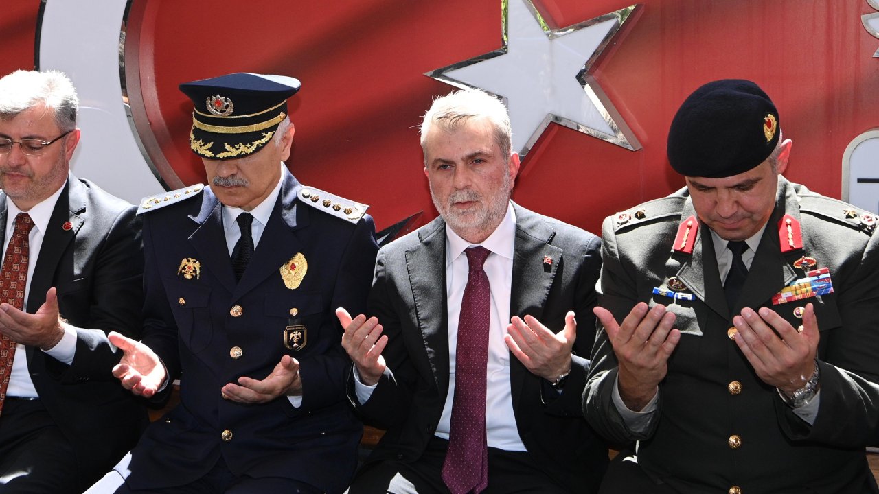 Demokrasi ve Milli Birlik Günü’nün 10’uncu Yılında Aziz Şehitlere Vefa