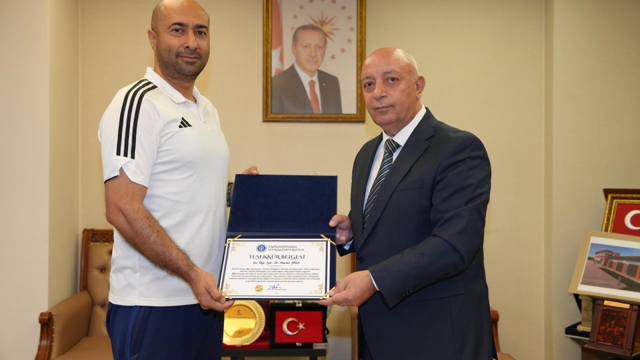 KİÜ’ye Milli Gurur: Öğr. Gör. Harun Jira’nın Görev Aldığı U16 Çim Hokeyi Milli Takımı Avrupa Şampiyonu Oldu!