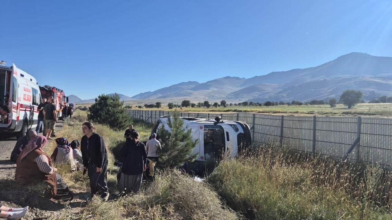 Kahramanmaraş’ta tarım işçilerini taşıyan araç devrildi  19 yaralı