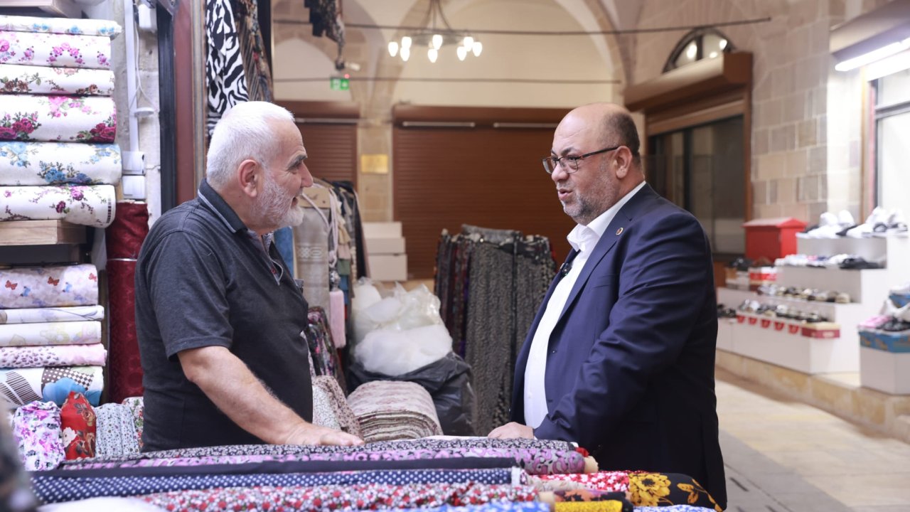 Başkan Akpınar Restorasyonu Tamamlanan Tarihî Kapalı Çarşı’da Esnafı Ziyaret Etti
