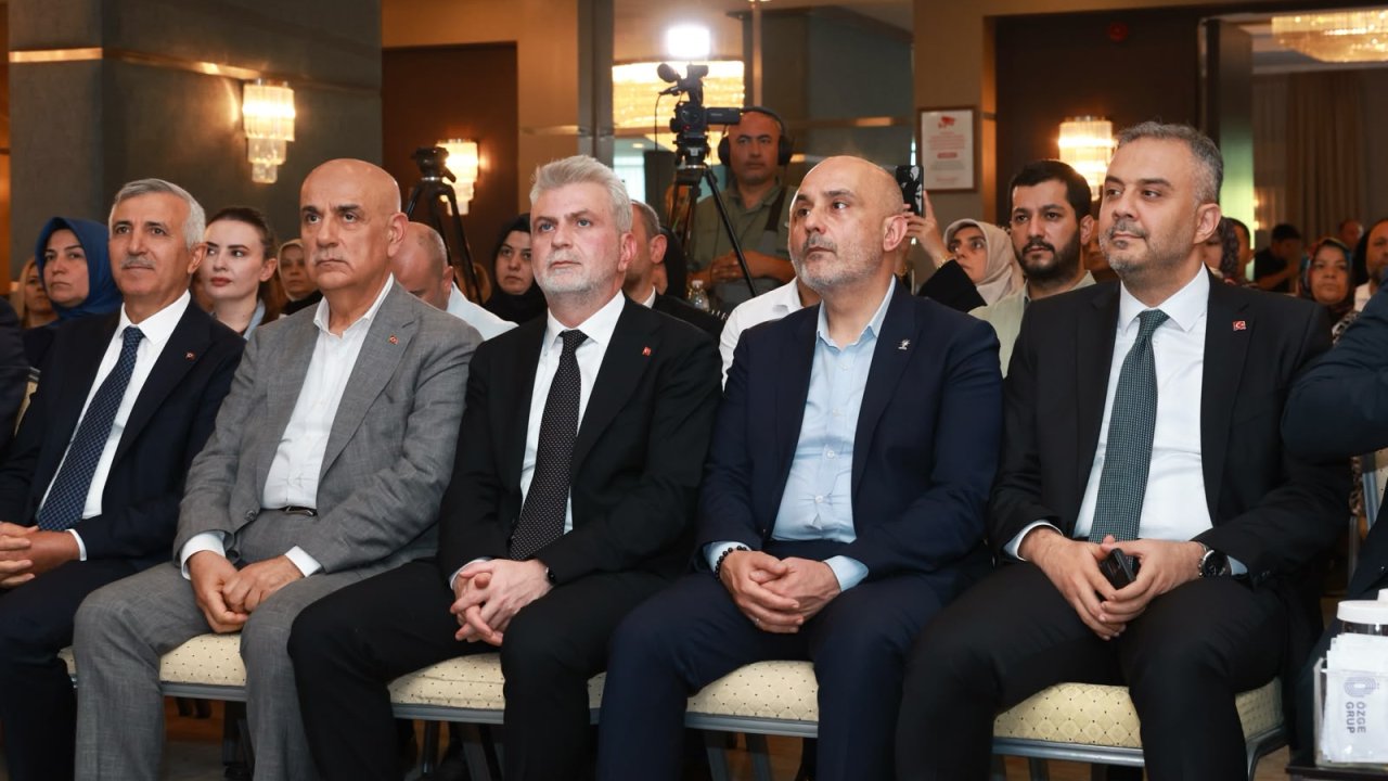 Başkan Toptaş, Şehrin Ekonomisi Zirvesi’nde Onikişubat’ın kalkınma vizyonunu anlattı