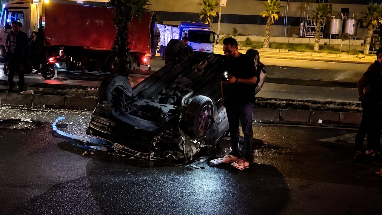 Kahramanmaraş’ta Kazaya Müdahale Eden Sağlık Çalışanlarına Otomobil Çarptı 4 Yaralı
