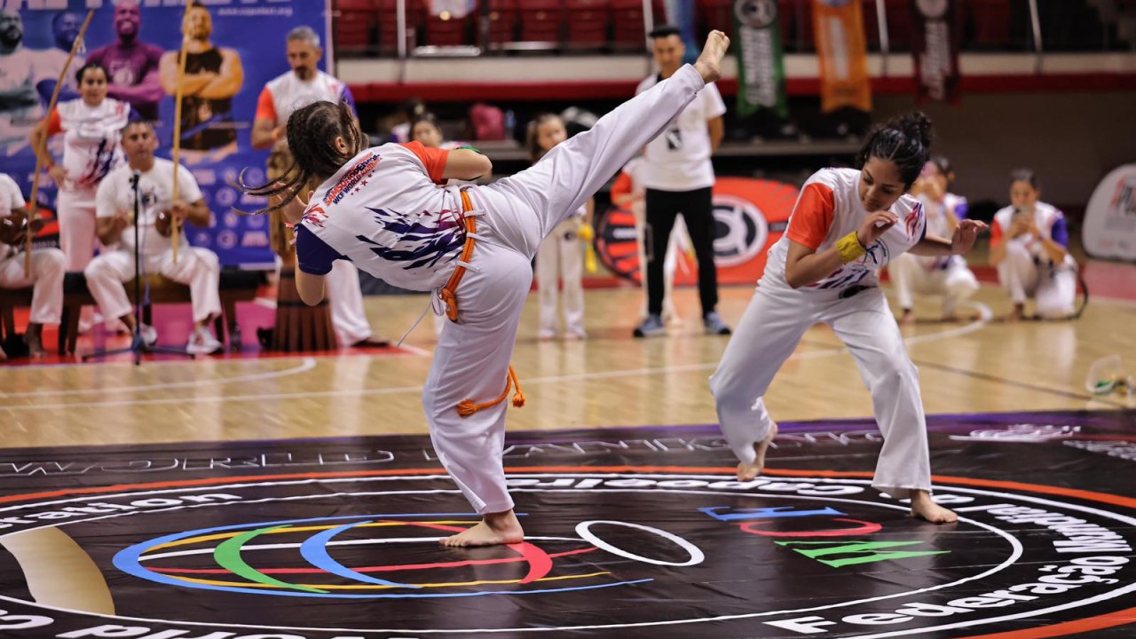 Kahramanmaraşlı capoeira sporcuları Samsun’dan 5 madalyayla döndü