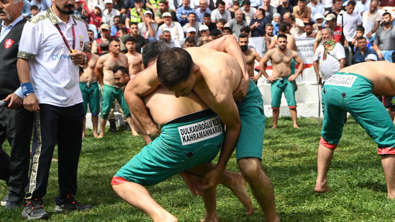 Bertiz Boyalı’da Güreş Şöleni 615 Sporcu Er Meydanına Çıktı