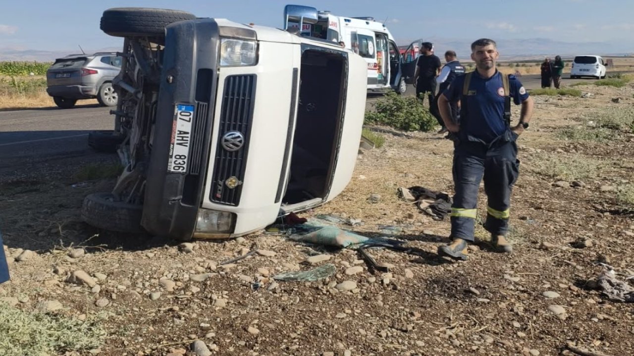Tarım işçilerini taşıyan minibüs devrildi 12 yaralı