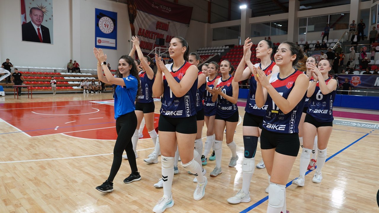 Kahramanmaraş’ın Sultanları Sahasında Fırtına Gibi Esti