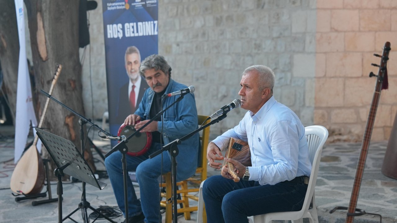 Kahramanmaraş Kalesi’nde Âşıklar Atıştı, Gelenek Yeniden Hayat Buldu