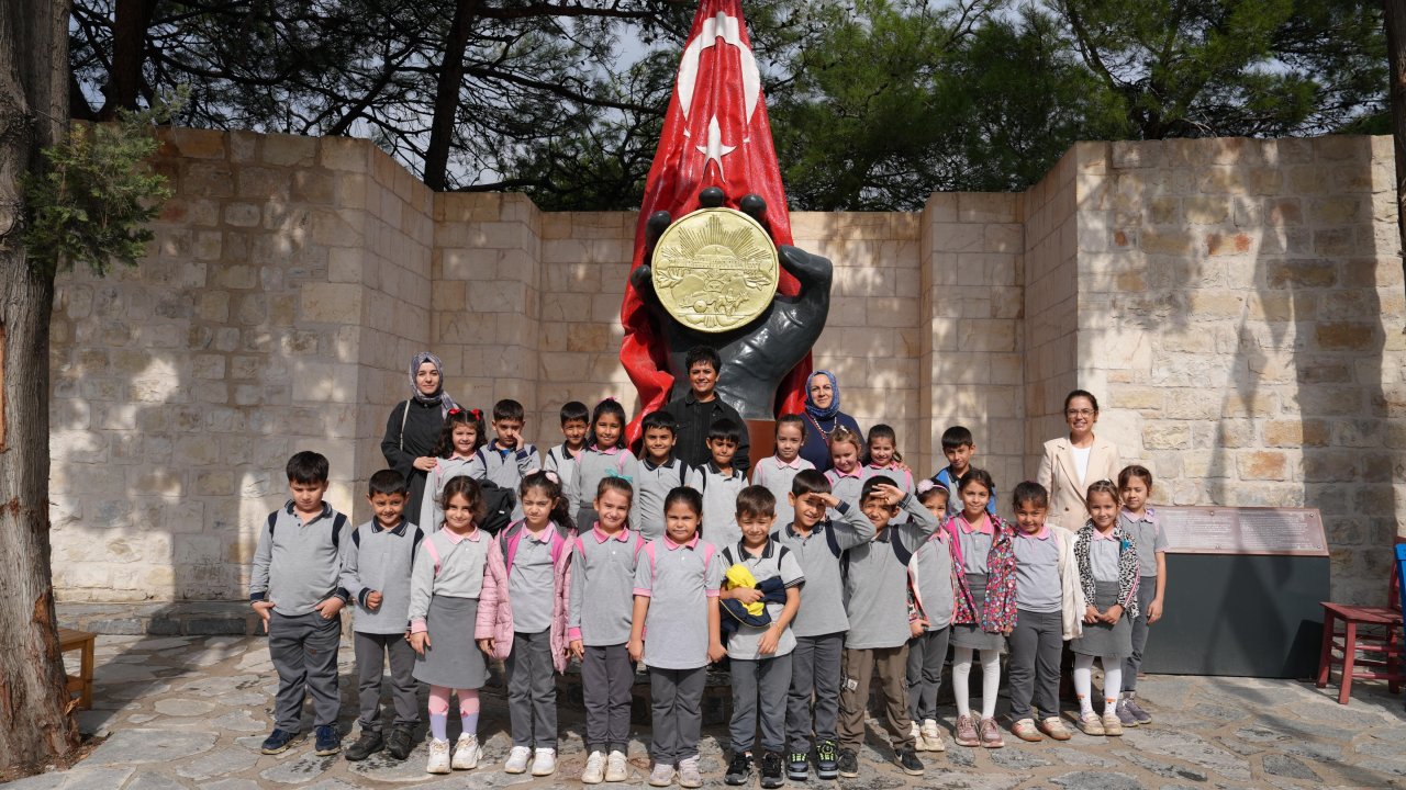 Kahramanmaraş Kalesi’nde Çocuklar Kitaplarla Buluştu