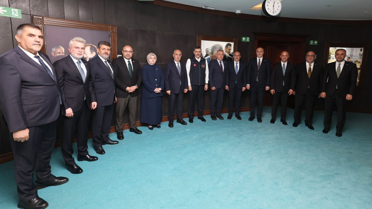 AK Parti Kahramanmaraş Heyeti Bakan Çiftçi ile Görüştü