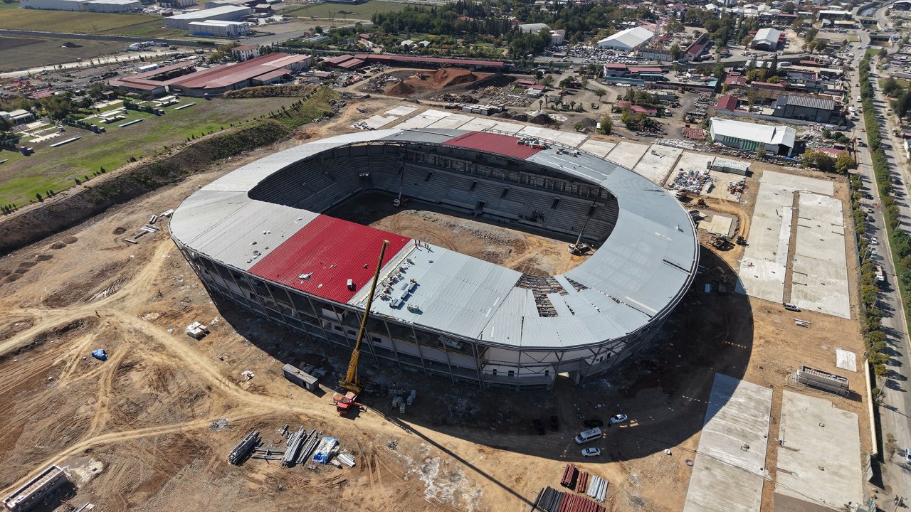 Kahramanmaraş Stadyumu’na Futbolun Efsanelerinden Tam Not