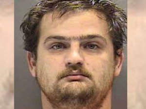 123 kiloluk baba, üzerine oturduğu 6 yaşındaki oğlunu öldürdü