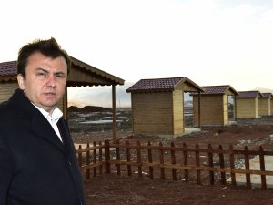 BAŞKAN ERKOÇ HOBİ BAHÇESİNİ GEZDİ