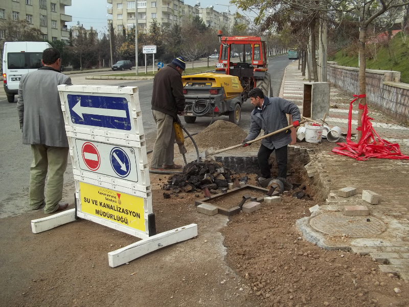SU VE KANAL ÇALIŞMALARI DEVAM EDİYOR