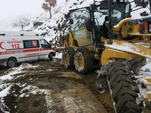Büyükşehir yolu açtı, ambulans hastaya ulaştı
