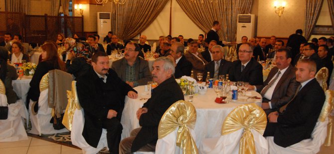 Ak parti il yönetimi basına tanıtıldı