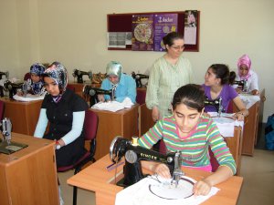 Mesleki kurslara 14 bin kişi katıldı 1400 kişi bitirebildi