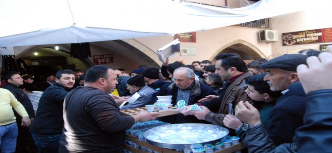 Şehitler anısına 2500 kişiye etli pilav dağıtıldı