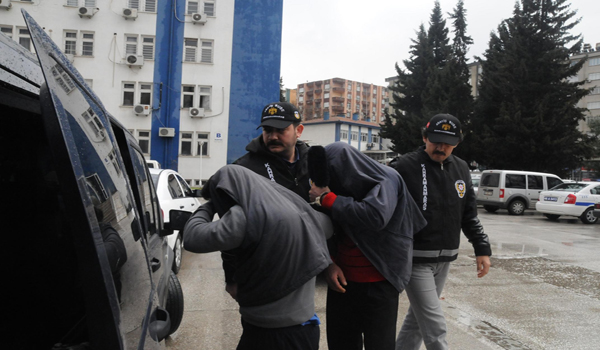 BANKADAN KREDİ ÇEKİP İŞLEDİĞİ CİNAYETE YARDIMCI TUTTU