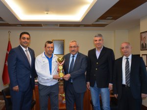 KSÜ Masa tenisi takımı şampiyon