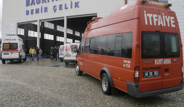 ELİK FABRİKASINDAKİ PATLAMA KORKUTTU