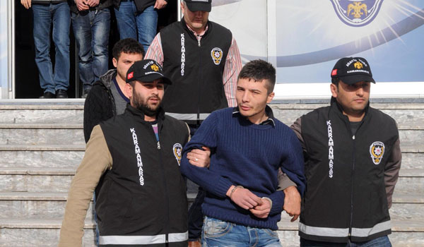 ALKOLLÜ GENÇLERİN KAVGASI KANLI BİTTİ