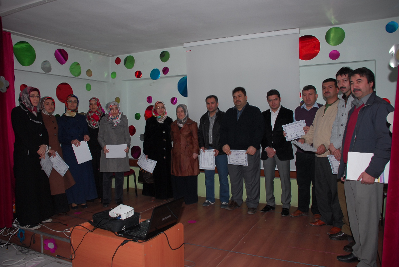 18 ÖĞRETMEN SERTİFİKALARINI ALDI