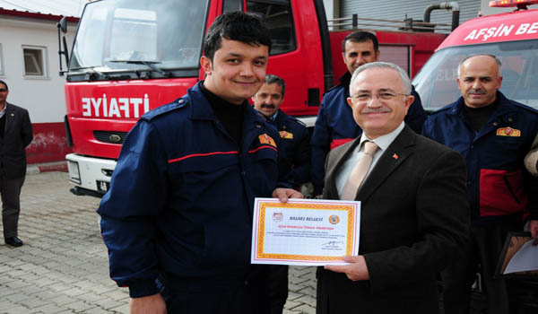 İTFAİYE PERSONELİNE BAŞARI BELGESİ