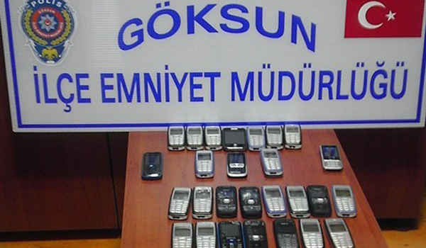 GÖKSUN'DA KAÇAK CEP TELEFONU OPERASYONU