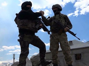 Yüksekova'yı sırt sırta temizlediler