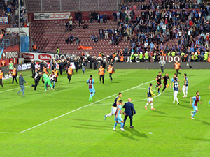 Trabzonspor-Fenerbahçe maçı tatil edildi