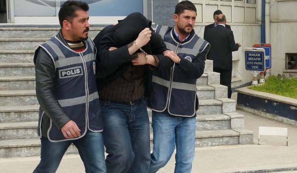 İŞ YERİNDEN 28 ADET CEP TELEFONU VE 1 LAPTOP ÇALANHIRSIZLAR YAKALANDI