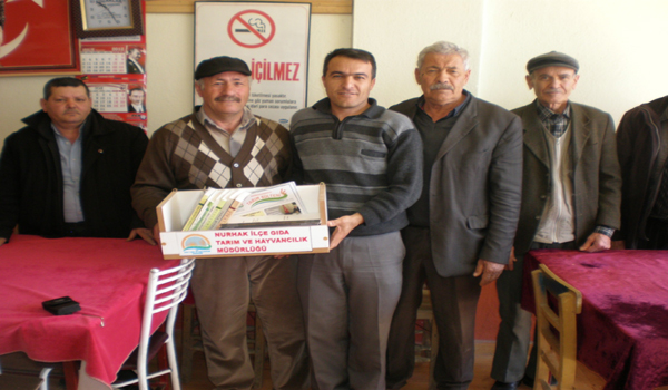 NURHAK ÇİFTÇİSİ OKUYOR