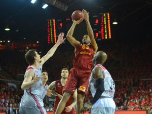 Aslan tarih yazmak için parkeye çıkıyor