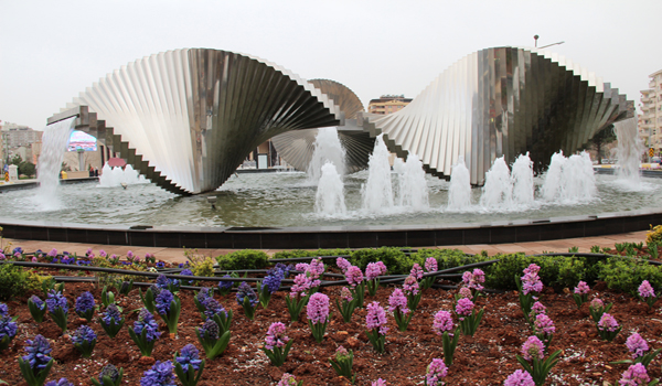 LALE VE SÜMBÜLLERDEN BAHARA ERKEN MERHABA