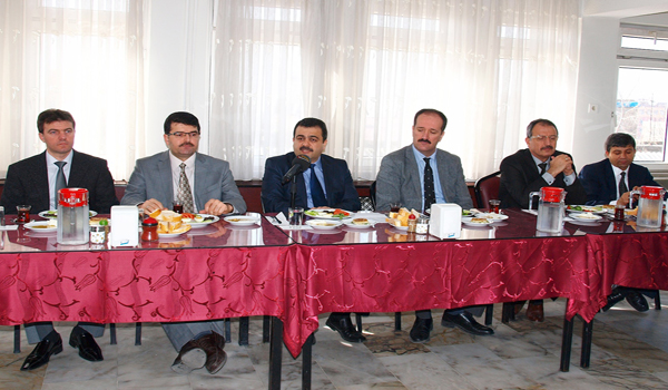 İL SAĞLIK MÜDÜRLÜĞÜ 14 MART TIP BAYRAMINI KAHVALTILI TOPLATIYLA KUTLADI