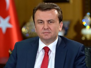 Anne bir milleti yetiştiren ailenin en önemli unsurudur.